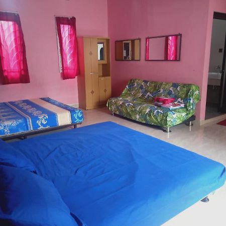Almira Homestay Jambi Exterior foto